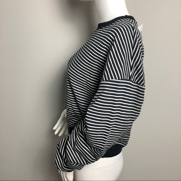 Cropped Sweater Black White Stripe Multiple Sizes - Picture 4 of 6